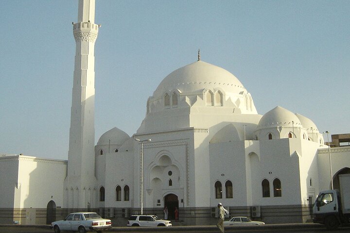 Madinah Ziyarat Private Tour – Holy & Historical Islamic Sites