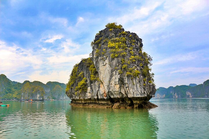 Lan Ha Bay Full Day Cruise and Kayak – Small Group guaranteed