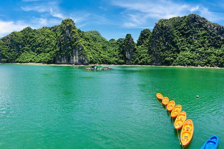 Lan Ha Bay Full Day Cruise and Kayak – Small Group guaranteed