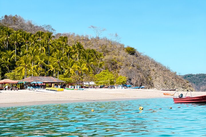 Tortuga Island Full Day Tour from San José with Lunch