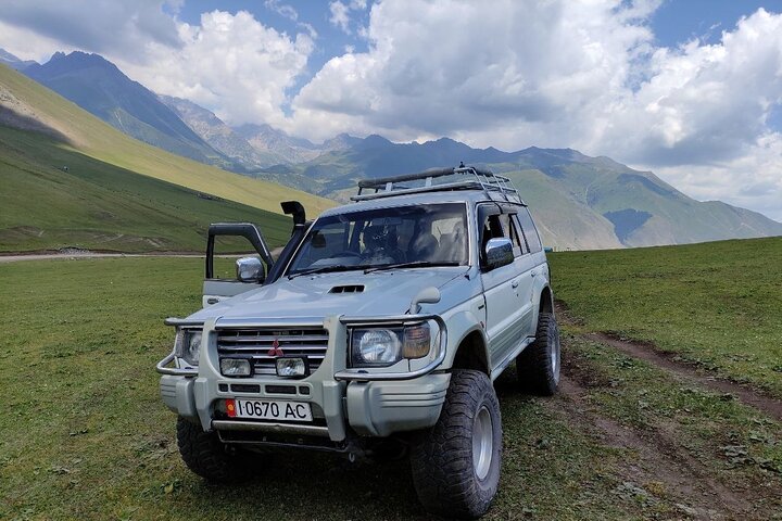 10-Hour Private SUV Tour Along the Grigorievsky and Semenovsky Gorges