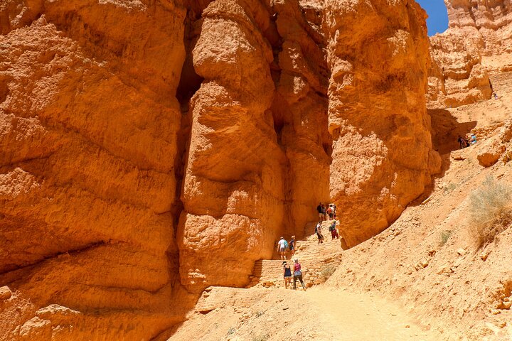 Shuttle between Las Vegas, Bryce Canyon, Zion National Park and St George