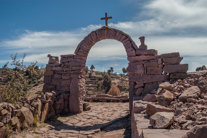 Full Day Lake Titicaca Tour to Uros and Taquile Islands