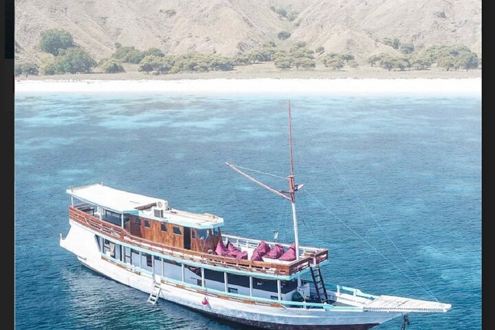 3-Days Sailing Komodo Island,Padar & Manta Point departure every Friday