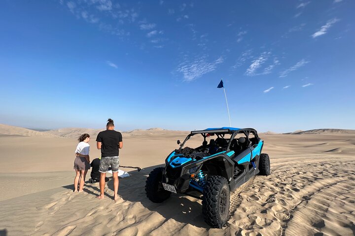 HUACACHINA : UTV Private Can-Am + Sandboard – Ica