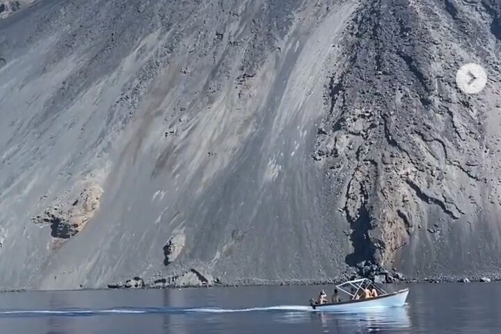 Exclusive tour of Stromboli island, Boat tour with Pasqualo