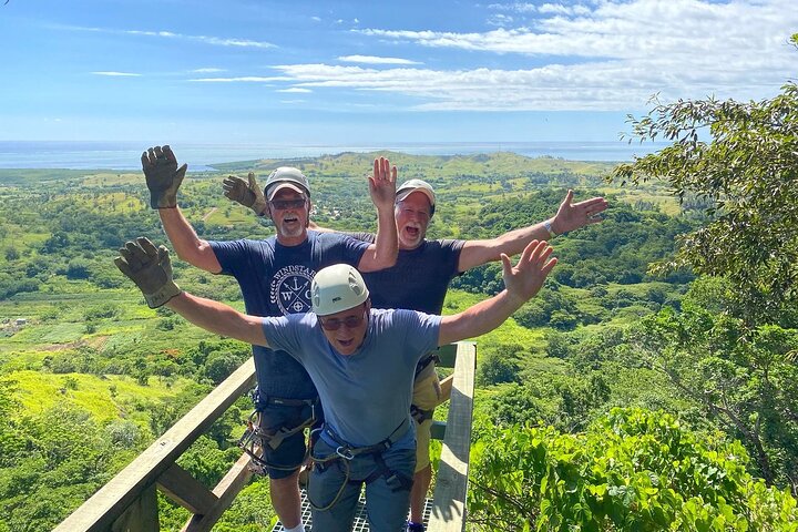 16 Lines Zipline, Cave and Mud Spa Combo Tour with Lunch in Fiji