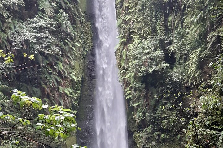 Full-Day Private Tour to Yakel Village, Waterfall and Mt Yasur Volcano
