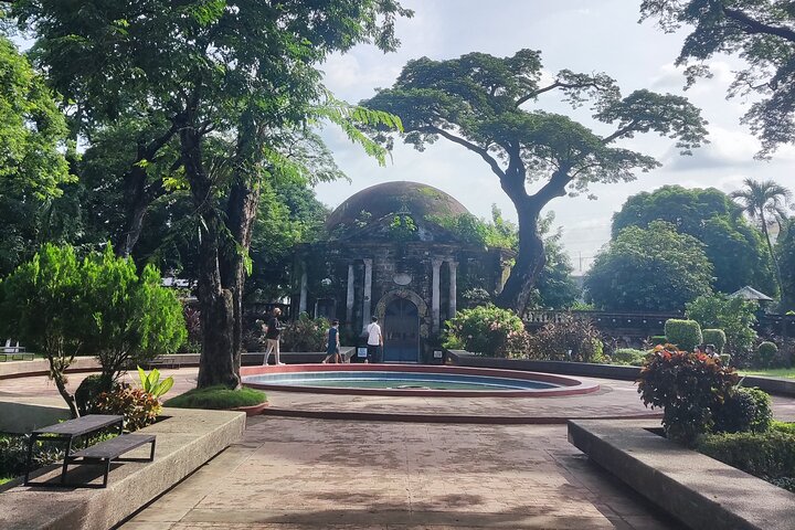 Spectacular Manila to Tagaytay: Full-Day Sightseeing Tour