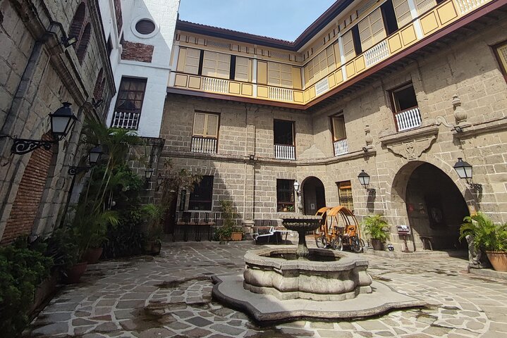 Spectacular Manila to Tagaytay: Full-Day Sightseeing Tour