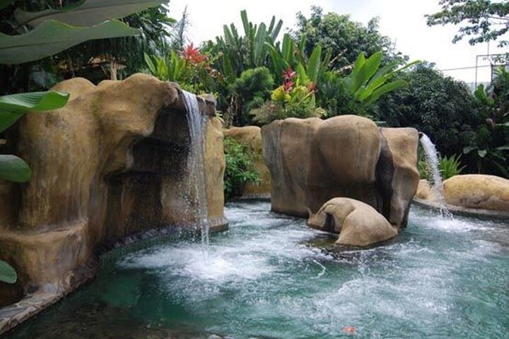 All Day Family Tour: Arenal Excursion with Hot Springs (PRIVATE)