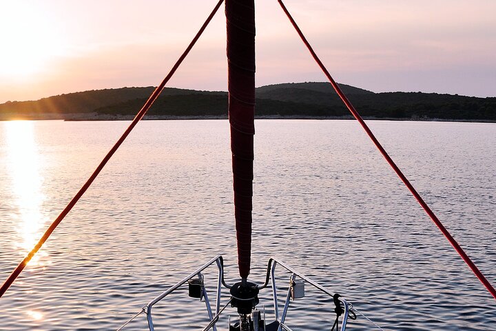 Mallorca Midday or Sunset Sailing with Light Snacks and Open Bar