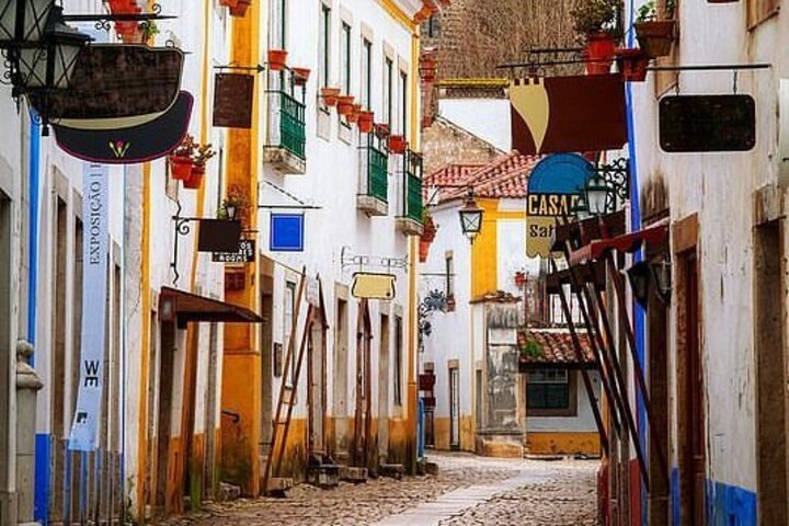 Full-day Private Tour: Fátima Sanctuary, Batalha, Nazaré, Óbidos