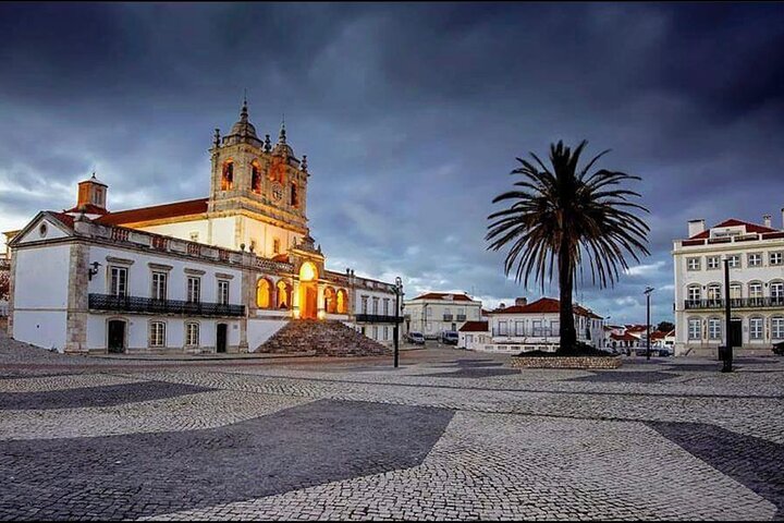 Full-day Private Tour: Fátima Sanctuary, Batalha, Nazaré, Óbidos