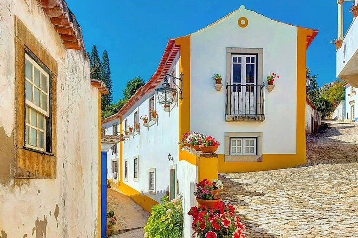 Full-day Private Tour: Fátima Sanctuary, Batalha, Nazaré, Óbidos