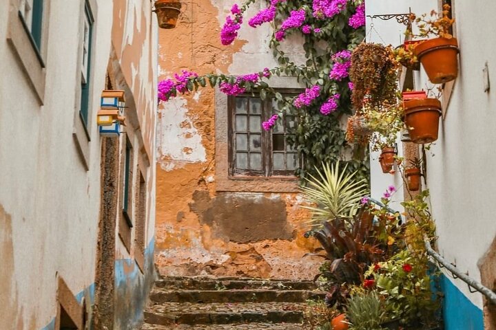 Full-day Private Tour: Fátima Sanctuary, Batalha, Nazaré, Óbidos