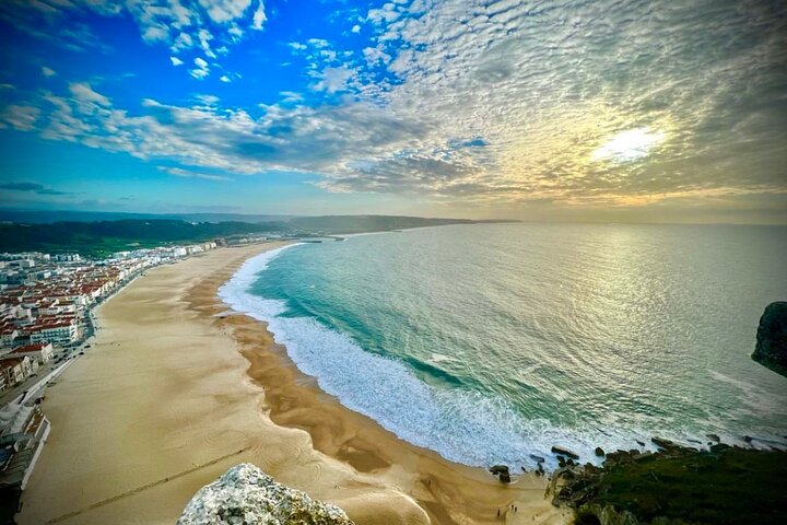 Full-day Private Tour: Fátima Sanctuary, Batalha, Nazaré, Óbidos