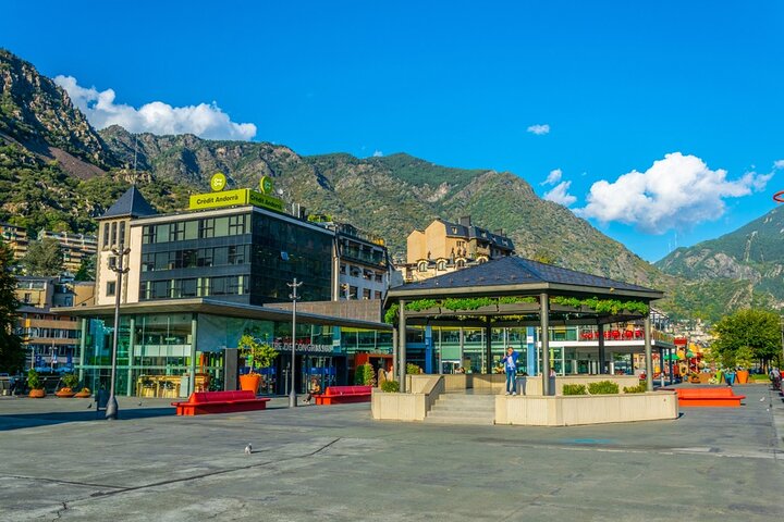 Private Walking Tour in Andorra la Vella Old Town