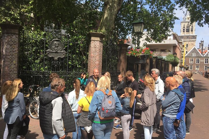 Walking Tour of Delft - The City of Orange and Blue