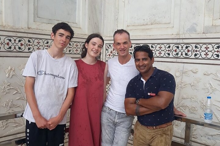 Taj Mahal and Agra Private Car Tour from Delhi with 5* Lunch