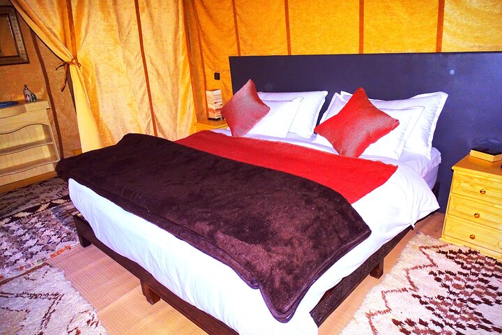 Luxury Camp in Merzouga Desert with Camel Trekking, Vehicule 4WD