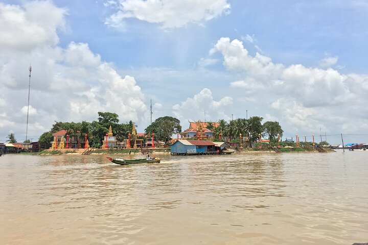 A day Trip Sightseeing Phnom Penh - Siem Reap - Private English Speaking Driver