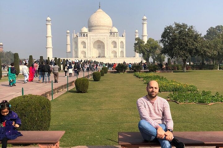 Private Guided Taj Mahal Tour with Skip The Line Entry Ticket
