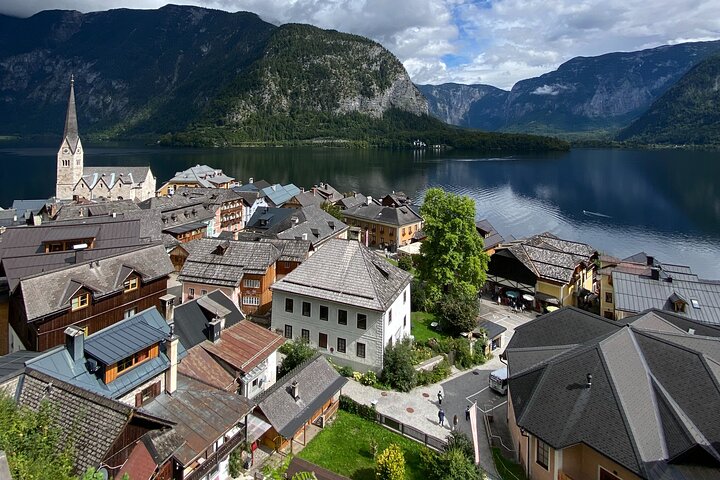 From Prague: Private Hallstatt Alps Day Trip with Lakeside Picnic