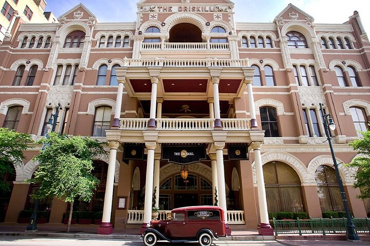Austin Food Tour with Authentic Flavors, Tacos & 5 Food Tastings