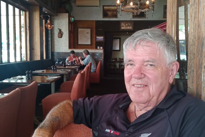 Private, via beaches, Kiwi farm to Rotorua 8 lakes & Geothermal