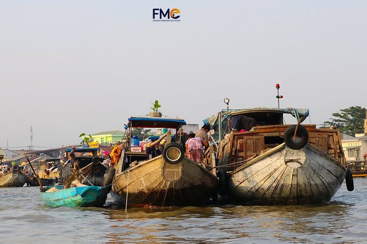 The hidden Fabulous Floating Market and Small Canal
