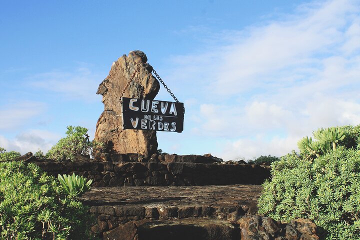 Tour to Timanfaya, Jameos del Agua, Cueva de los Verdes and viewpoint from the cliff