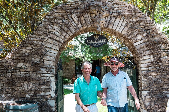 From Austin: Hill Country BBQ & Wine Shuttle