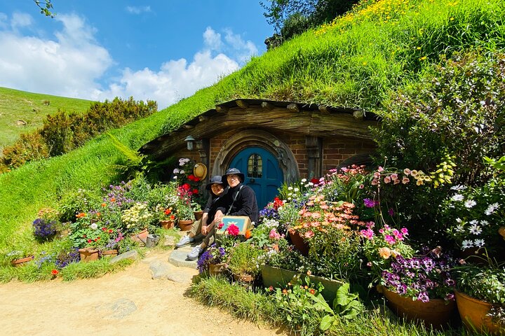 Small Group Hobbiton Movie Set from Tauranga