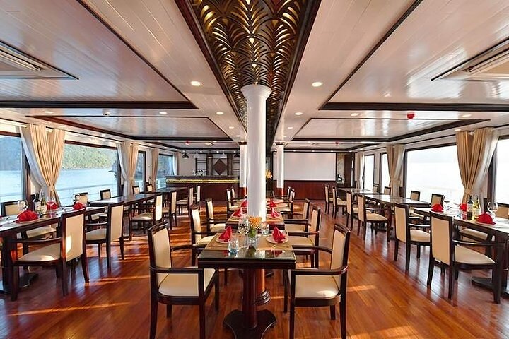 Sapphire Cruise Luxury Halong Bay Cruise Seaview Balcony Cabin