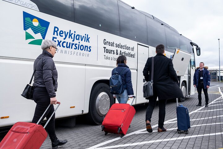 Airport Transfer: Keflavik Airport to Reykjavik Center in Iceland