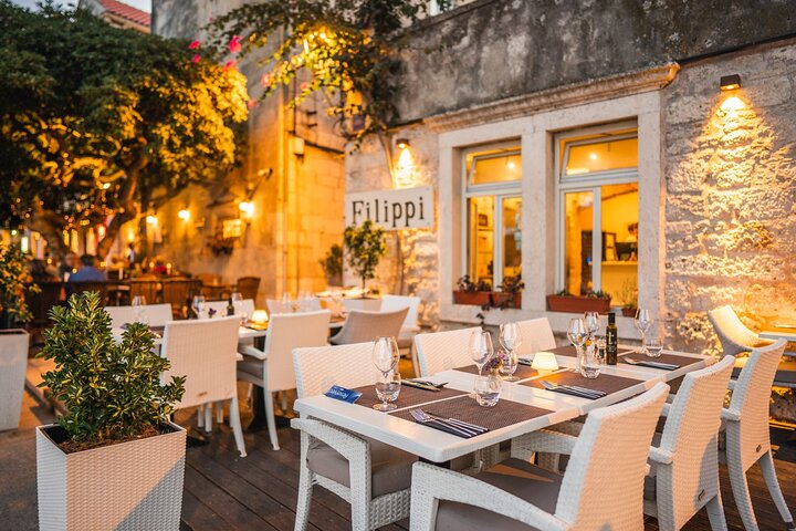 Korcula walking tour and dinner for Food Lovers
