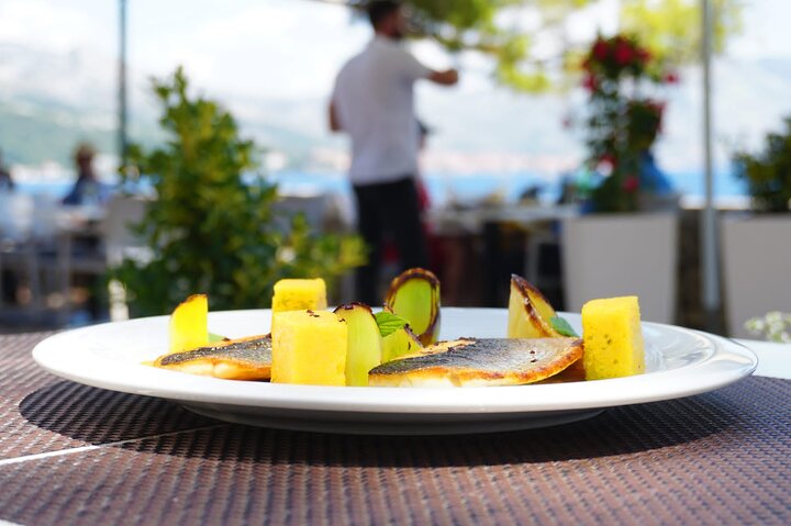 Korcula walking tour and dinner for Food Lovers