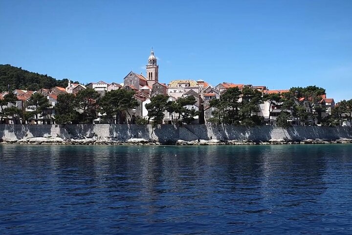 Korcula walking tour and dinner for Food Lovers