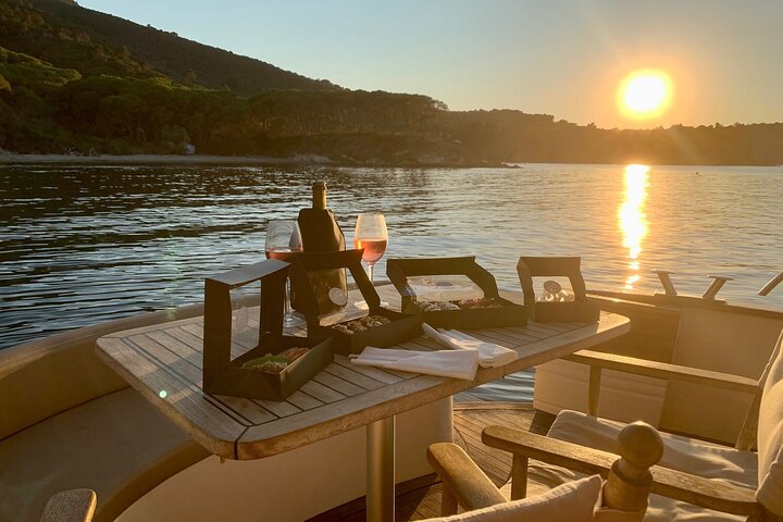 Elba Island - Aperitif on the boat at sunset - private