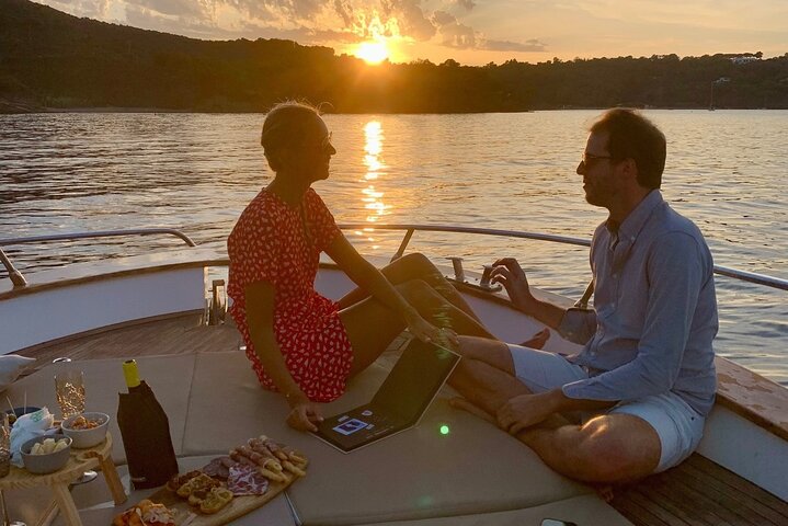 Elba Island - Aperitif on the boat at sunset - private