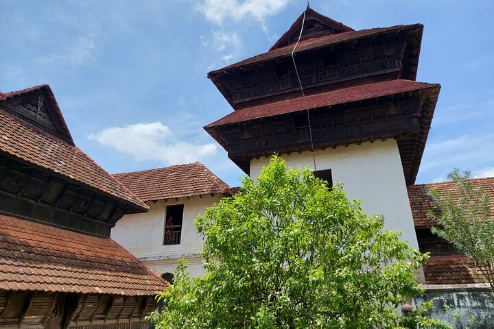 Day trip to Kanyakumari beach and Padmanabhapuram palace