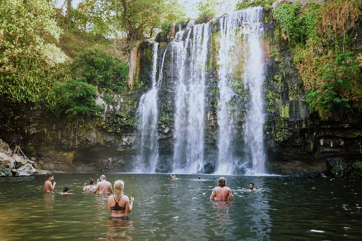 Rio Celeste Hiking, Sloth Sanctuary & Llanos de Cortes Waterfall Tour