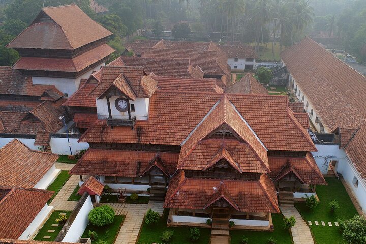 Day trip to Kanyakumari beach and Padmanabhapuram palace