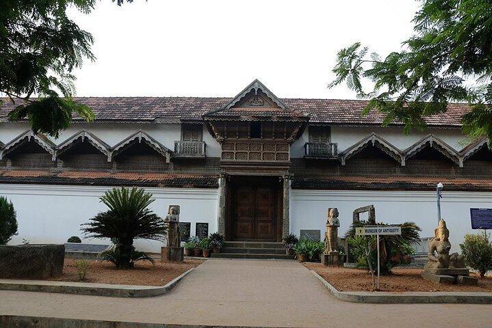 Day trip to Kanyakumari beach and Padmanabhapuram palace