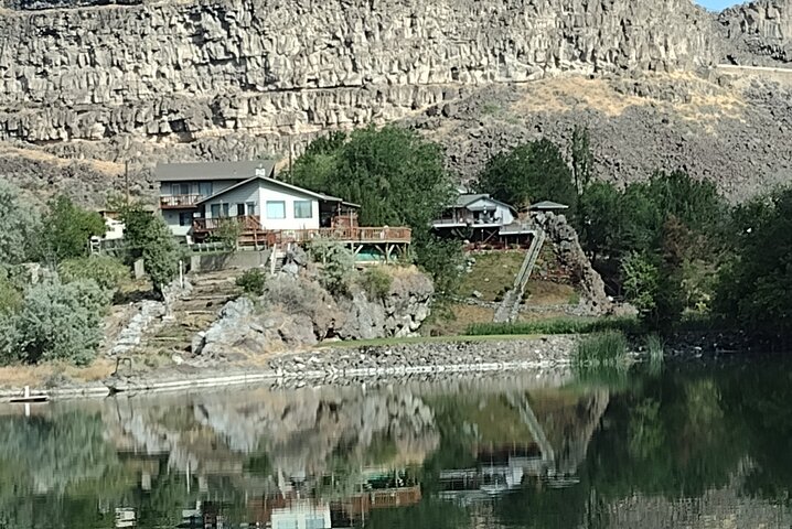 Guided Half-Day Tour to Shoshone Falls & City Tour