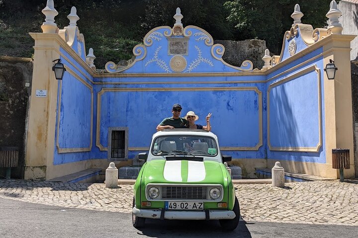 Private Sintra Tour Palaces and Coast by Vintage Car or Jeep