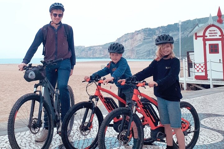Nazaré E-Bike Tour-Traditions & Giant Waves