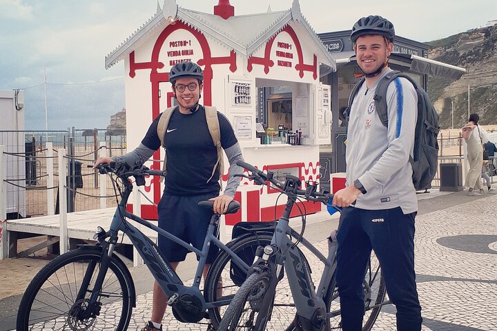 Nazaré E-Bike Tour-Traditions & Giant Waves