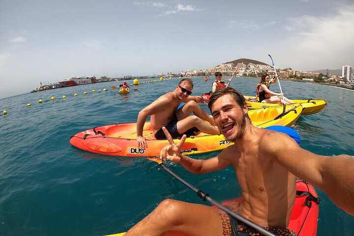 Kayaking + snorkeling with turtles